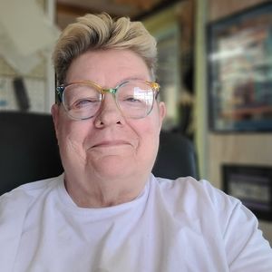 Meet your Posher, Emilia